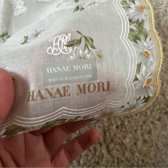 Hanae Mori scarf - Picture 6 of 6